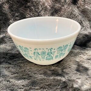 Pyrex Vintage Amish Green Bowl